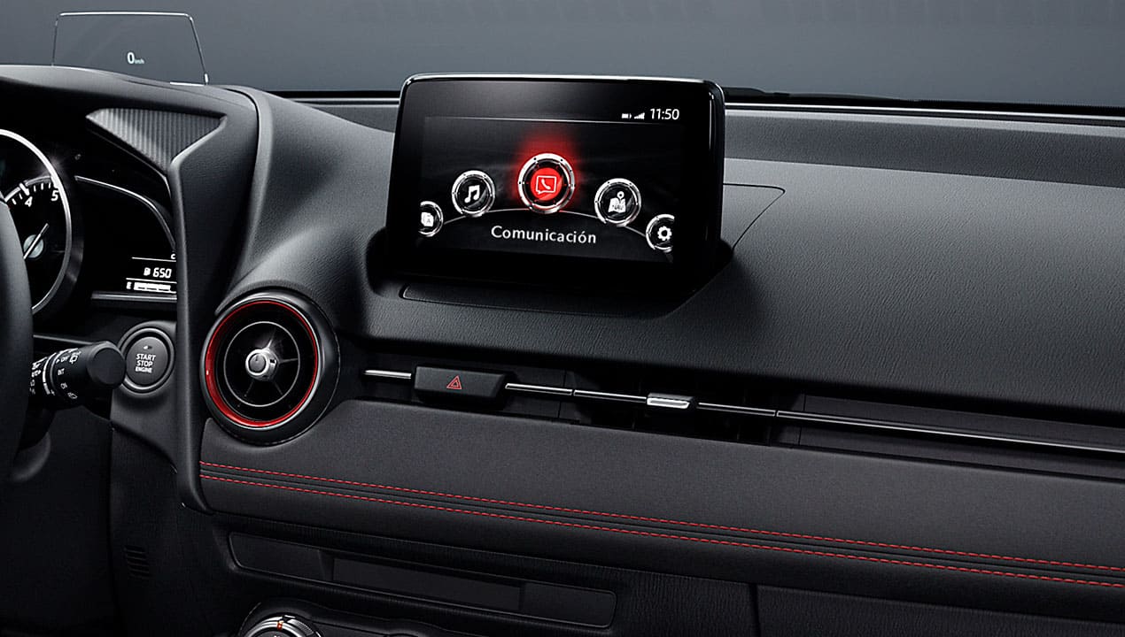 pantalla-central-y-sonido-mazda-2-sedan